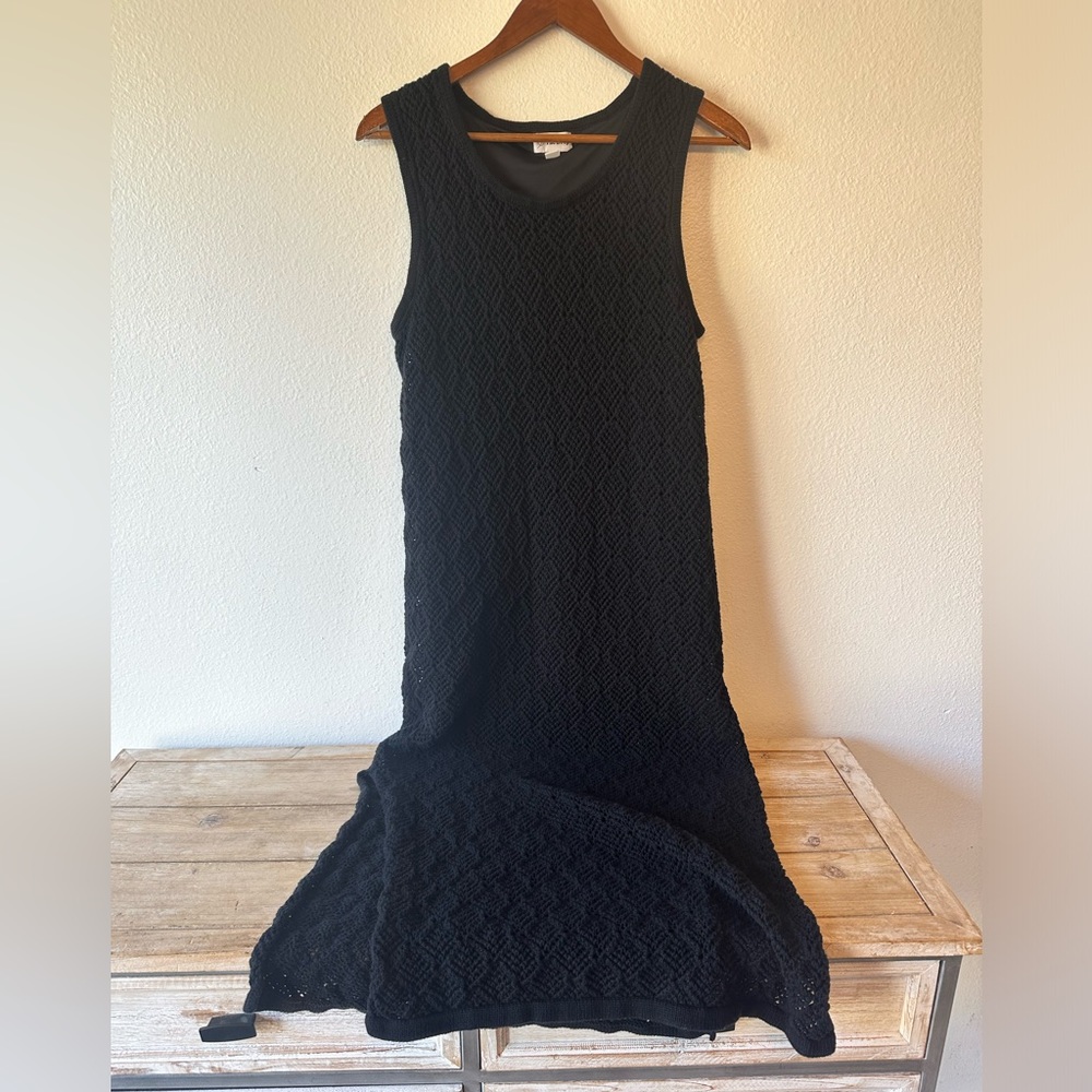 Elegant Black Sleeveless Dress